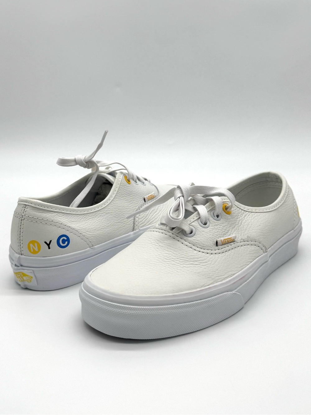 Women's Classic Authentic Vans - White/NYC